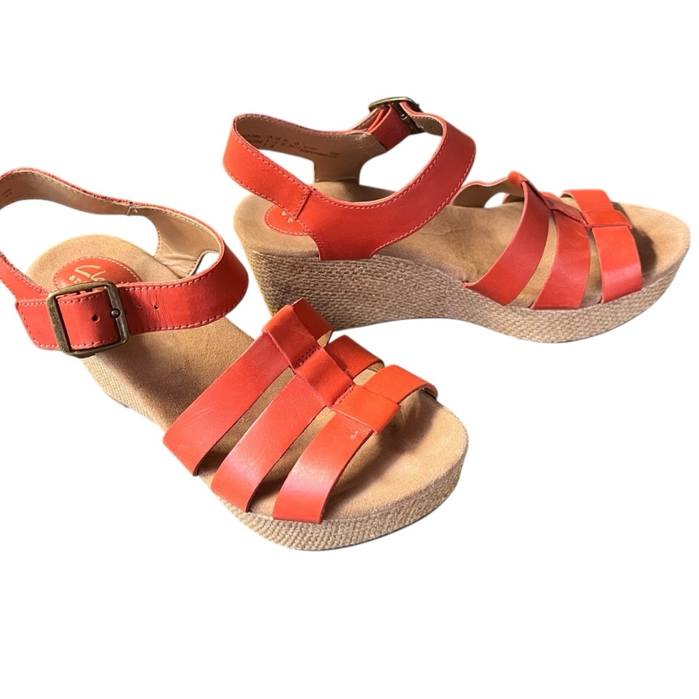 Clarks Caslynn Harp Strappy Sandal Orange Wedge Sandals Size 7.5